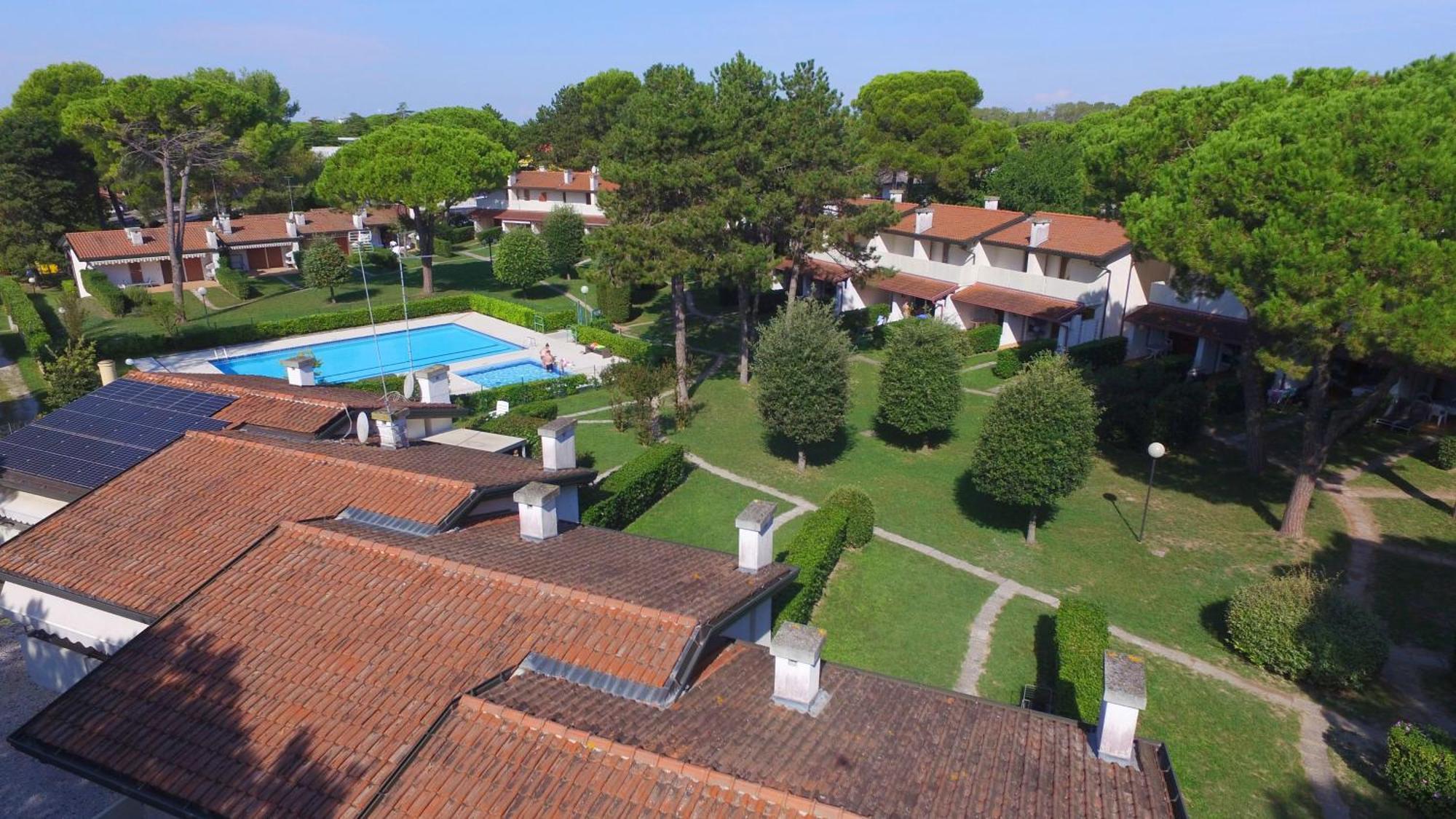 Villaggio Club Dei Pini Bibione Exterior foto